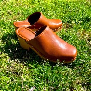 Time and True Women Comet wooden heel mule.